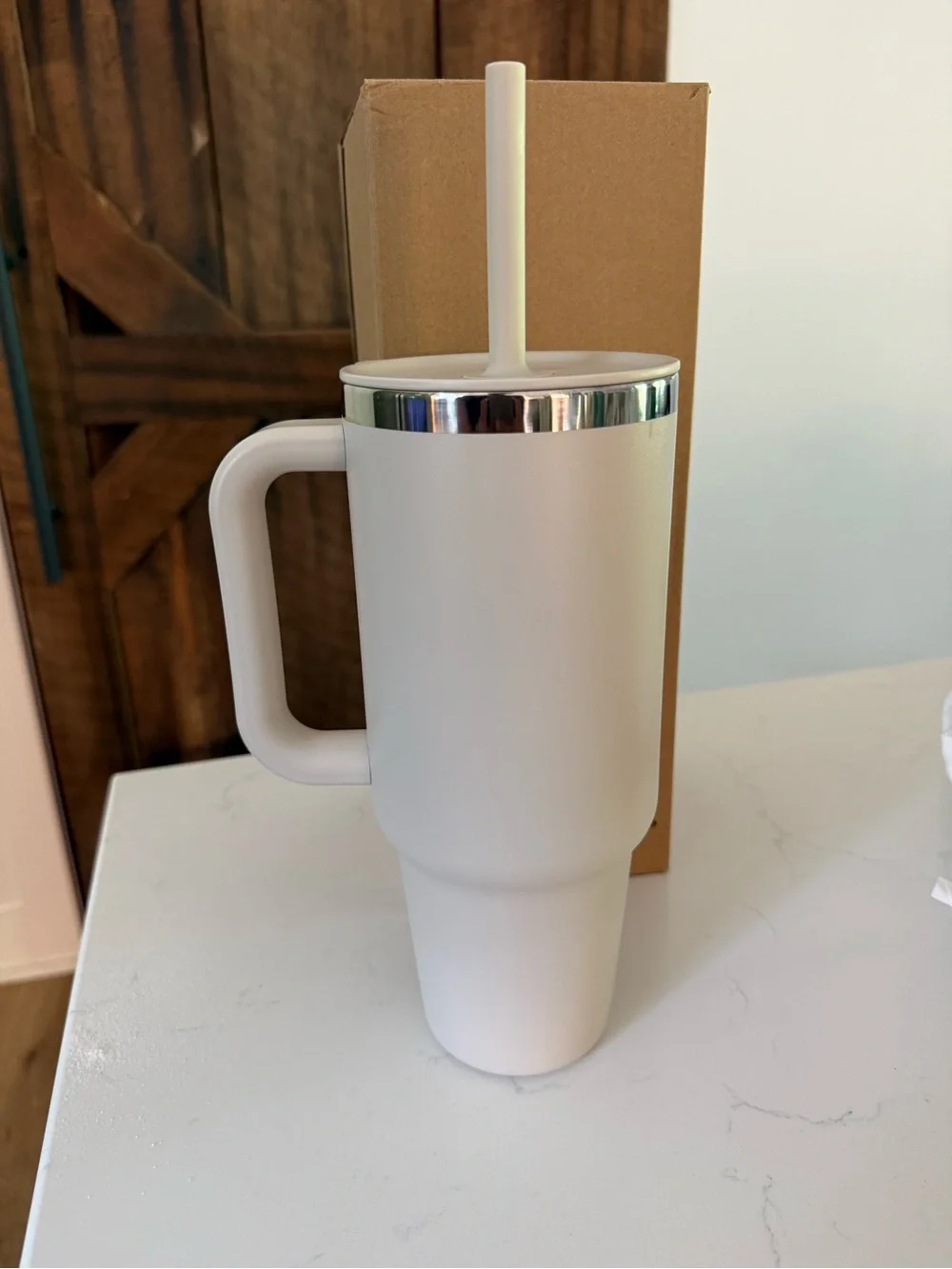 Hydro Flask oat tan Travel Tumbler with Handle and Straw 42oz